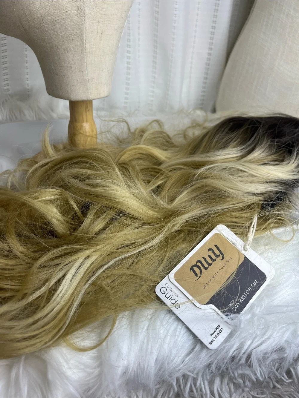 DWY Lace front NWT Ombre Blonde Wavy wig with Subtle Ash Highlights